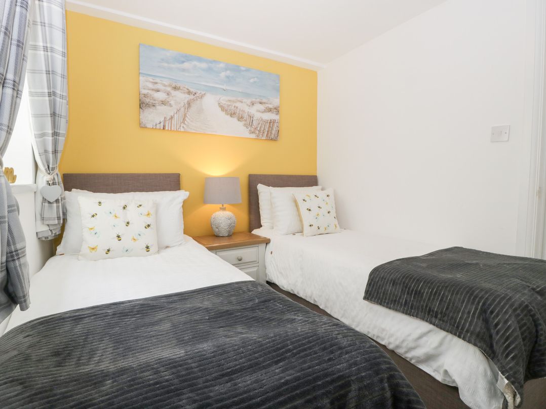 76A Mackworth Road