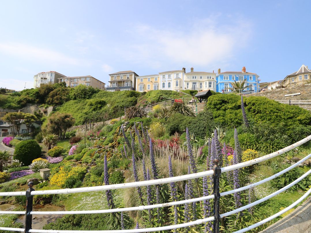 No. 5 Cliffview