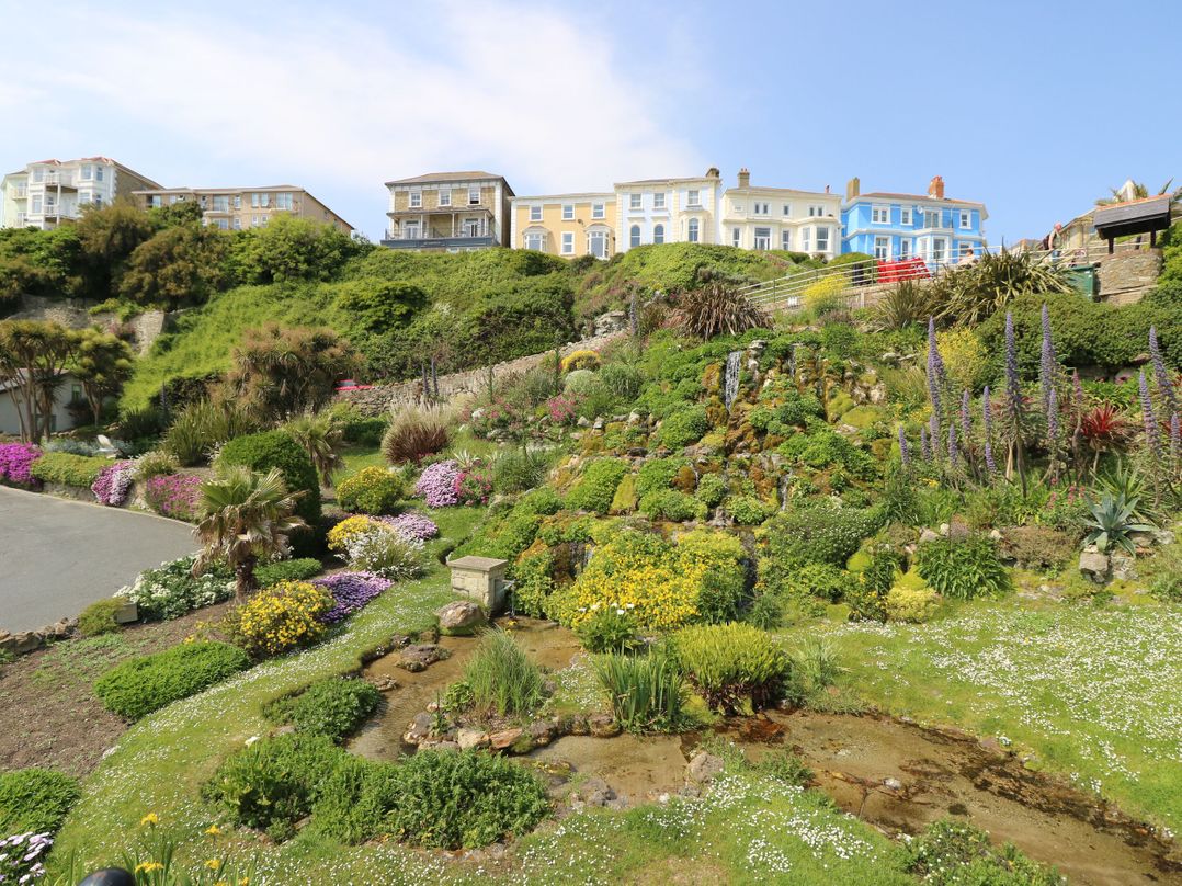 No. 5 Cliffview