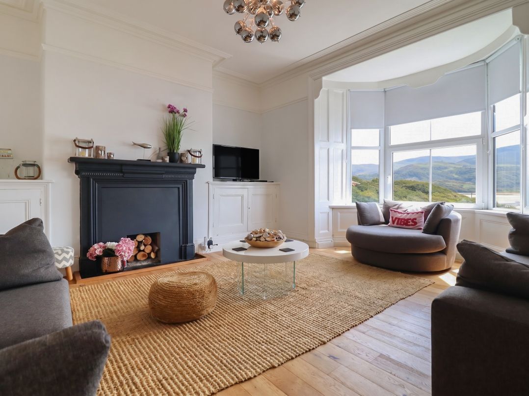 5 Porkington Terrace