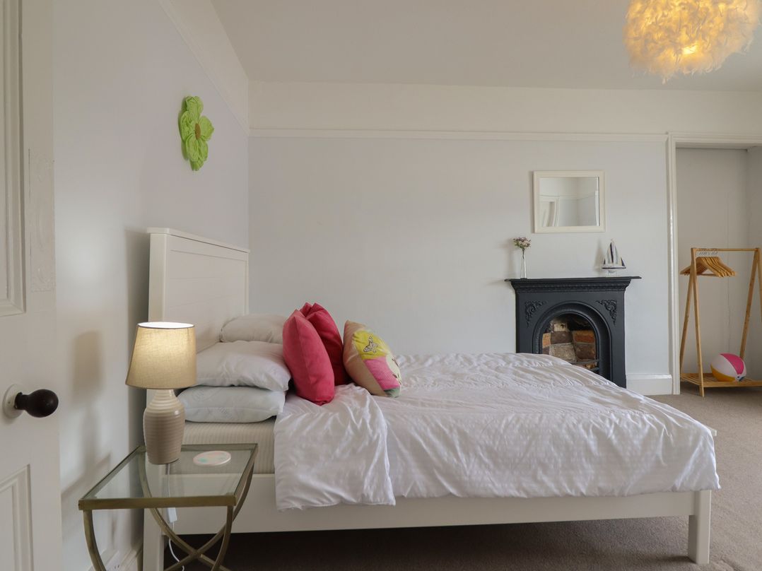 5 Porkington Terrace