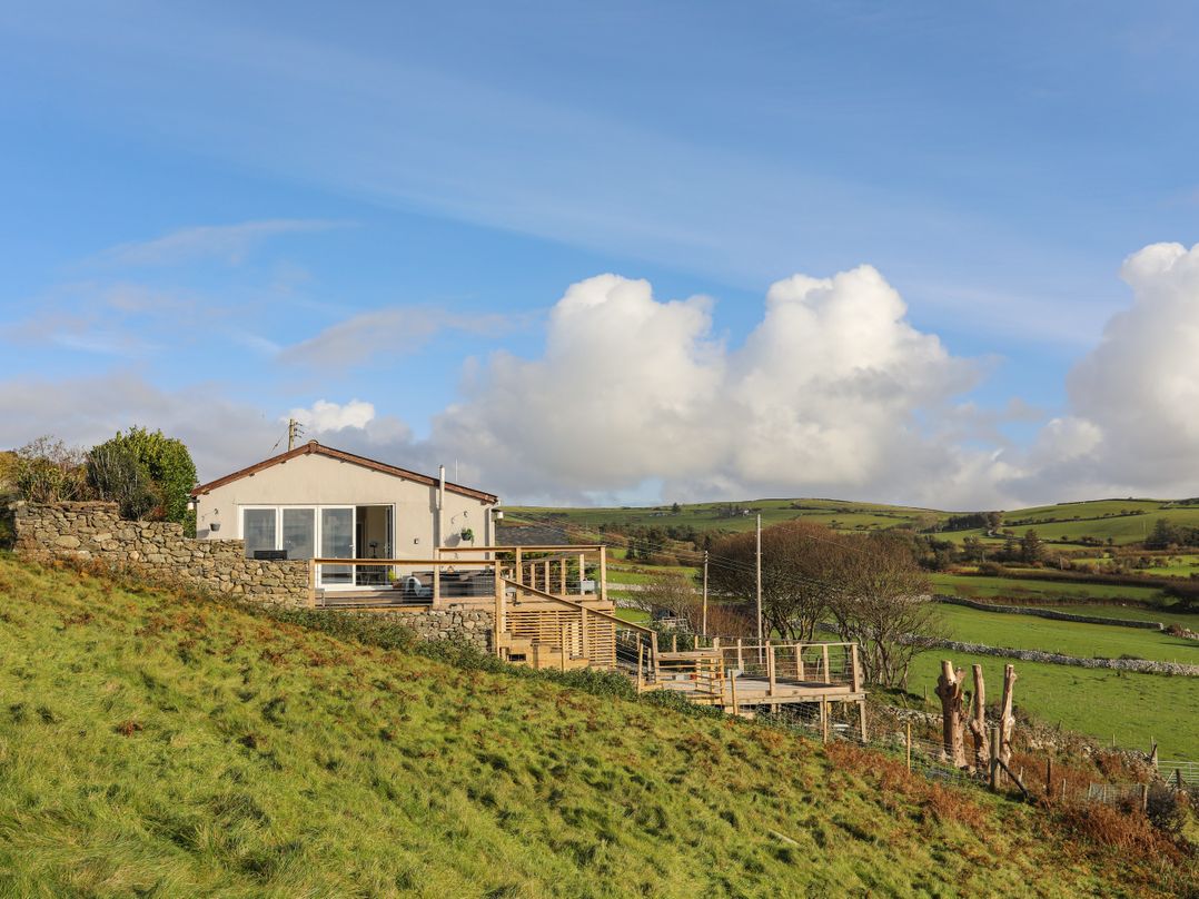 Bryn Y Mor