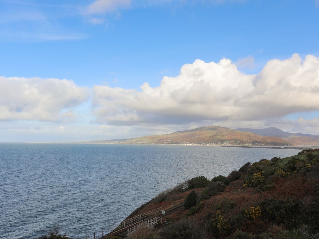 Bryn Y Mor