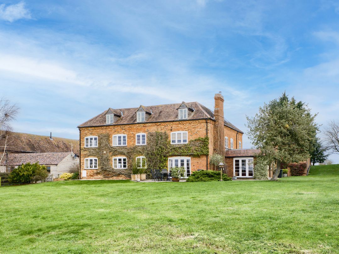 Brickbarns Farm House