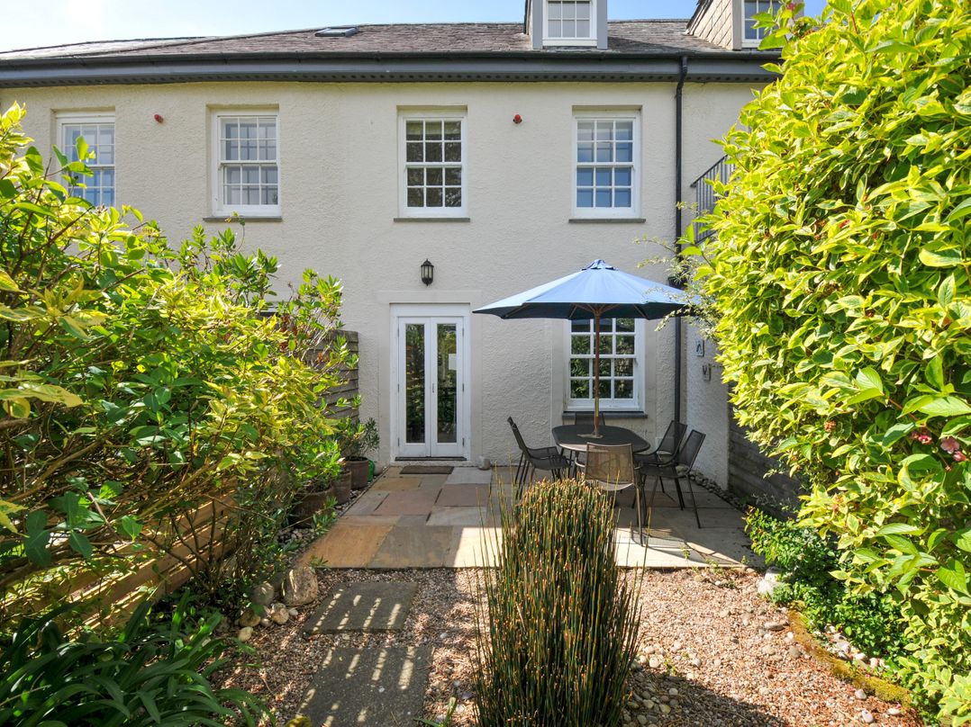 Lowenna Manor 3