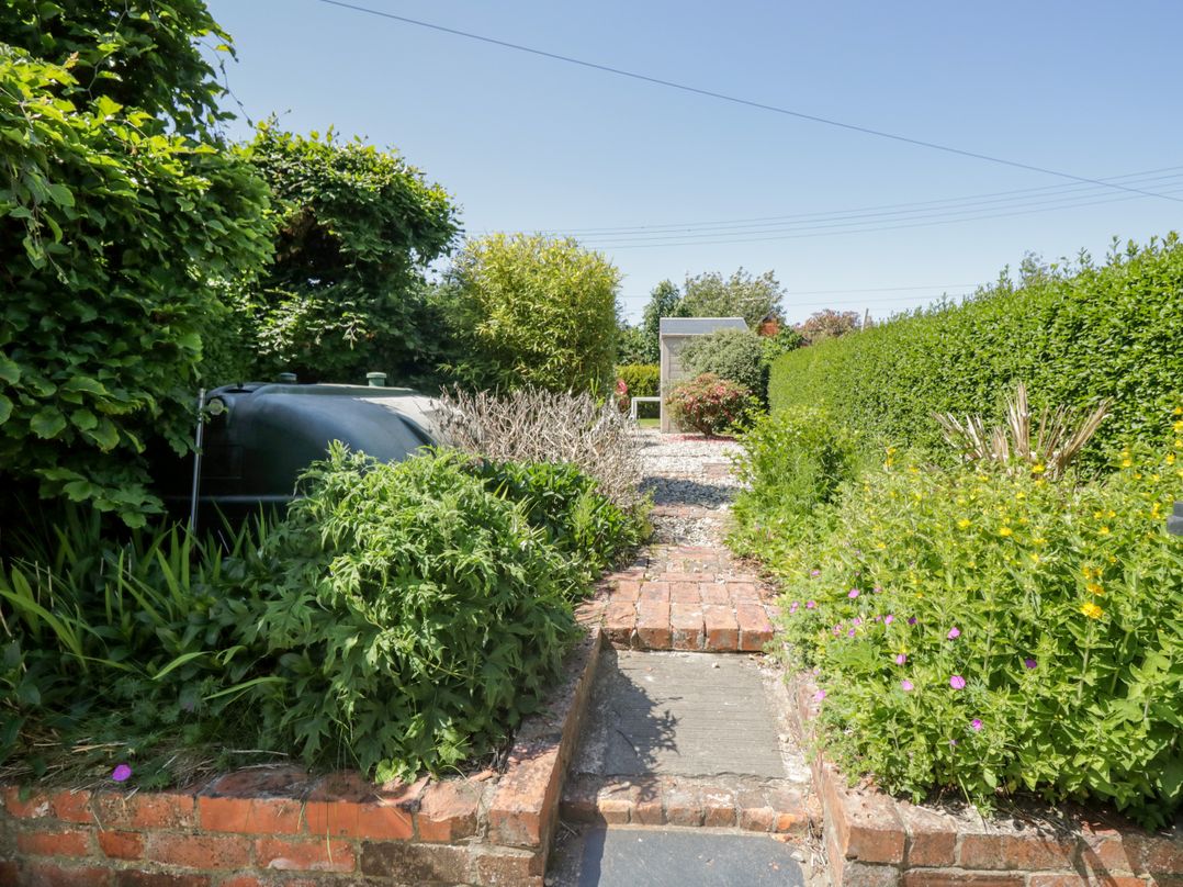 Pow-Wow Shore Cottage