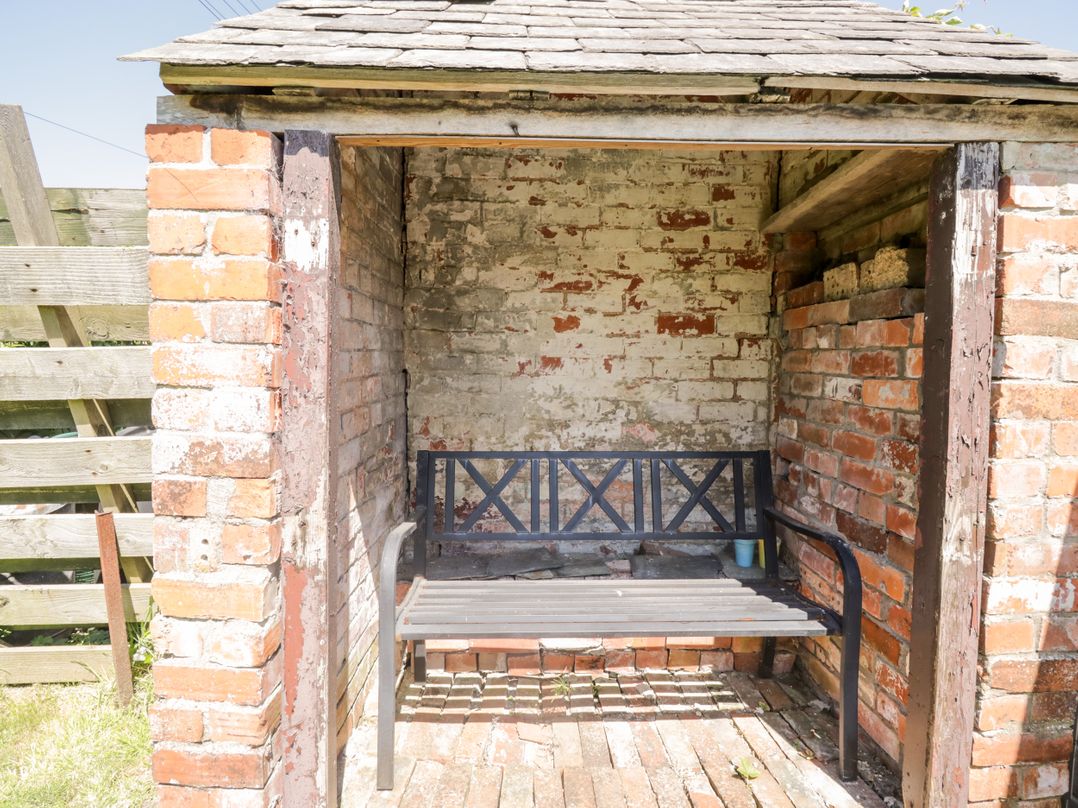 Pow-Wow Shore Cottage