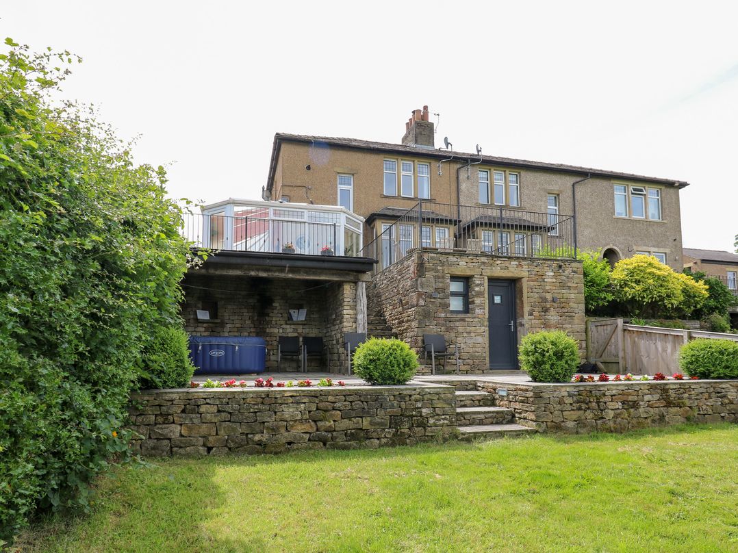 Farnhill View