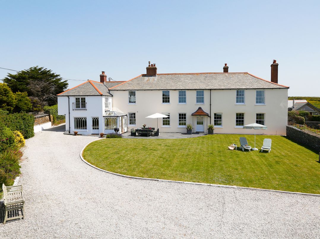 Porthcothan House