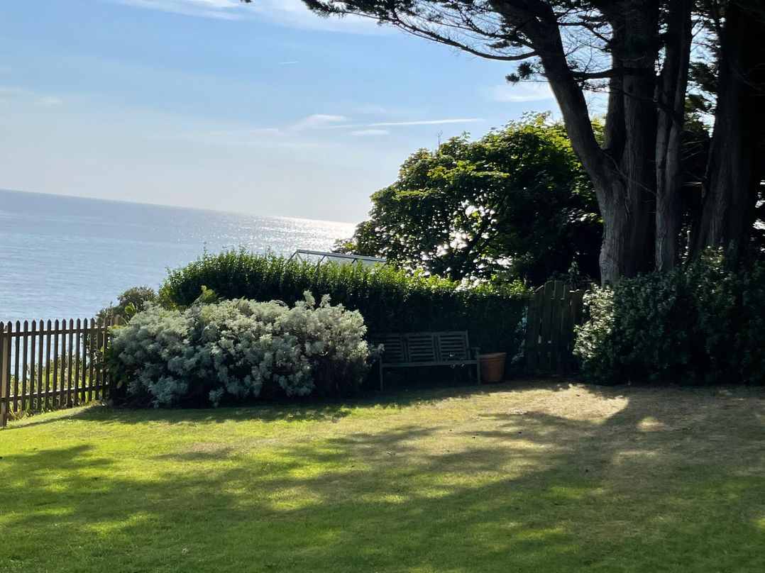 Rocklea Seaside Cottage