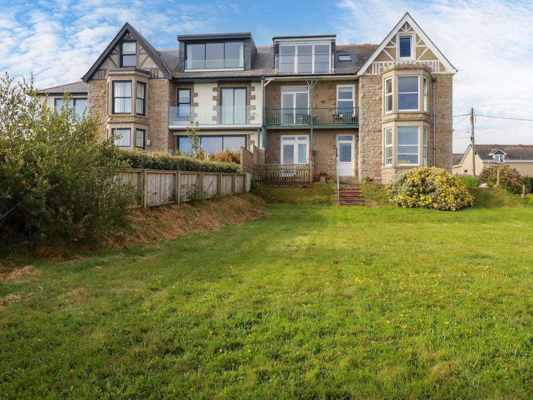 5 St Gwithian Apartments