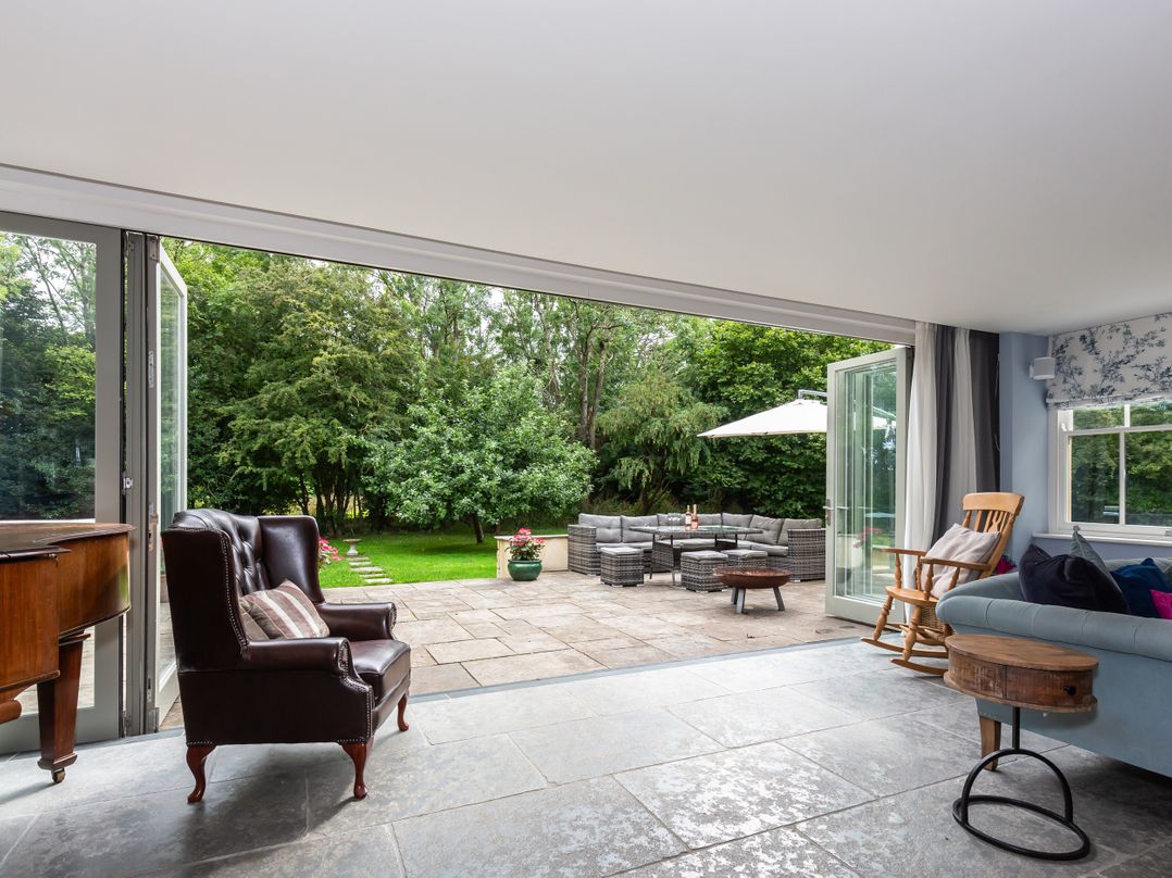 Vallis Oak Villa