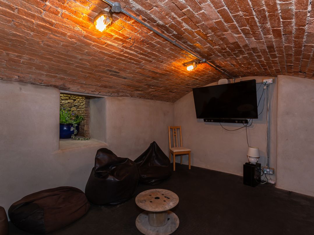 Vallis Oak Villa