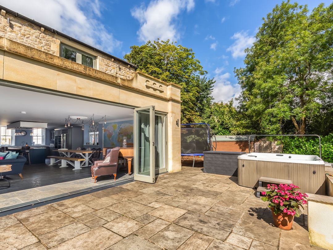 Vallis Oak Villa
