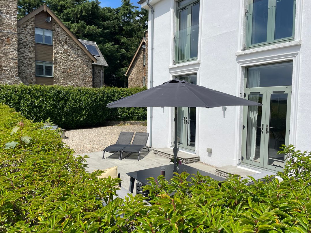 2 The Manor House, Hillfield Village
