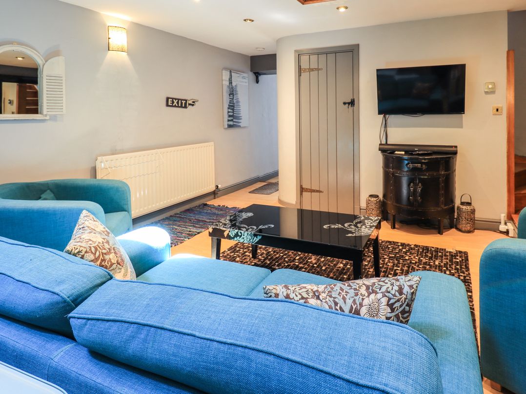 2 The Old Coach House