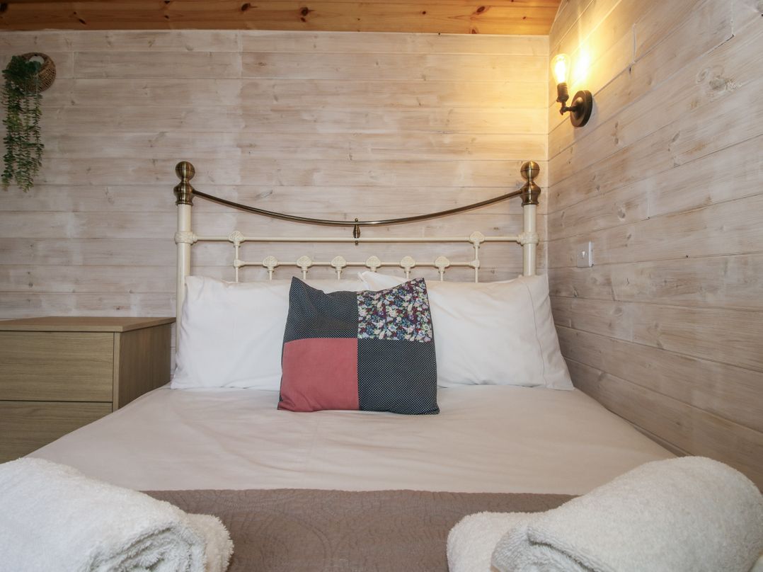 Aston - Shepherd Hut