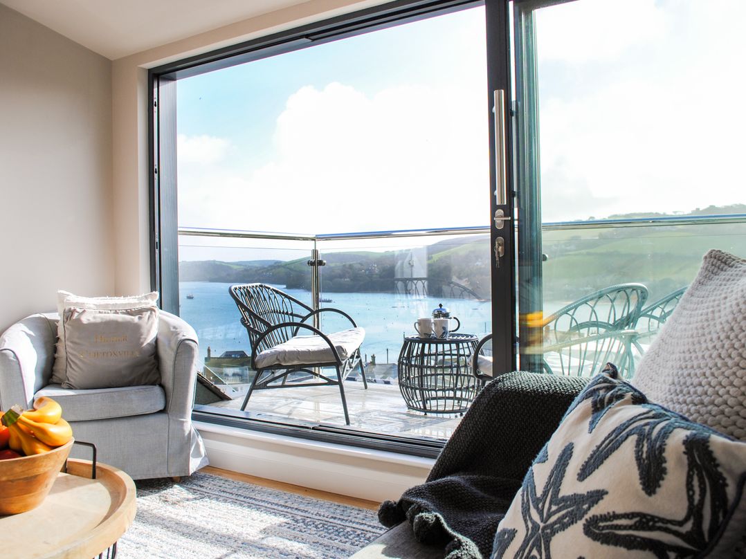 Dog friendly cottage in Salcombe, Devon - Sleeps 6