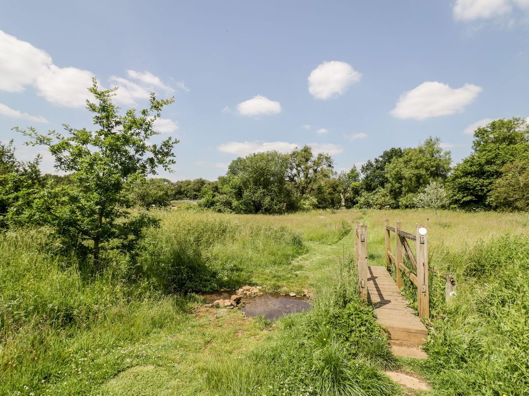The Shepherds Hut at Bridge Lake Farm & Fishery