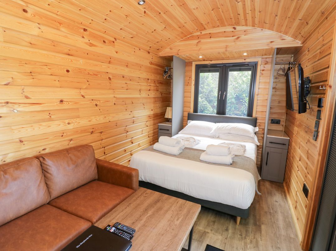The Shepherds Hut at Bridge Lake Farm & Fishery