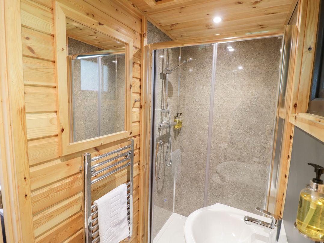The Shepherds Hut at Bridge Lake Farm & Fishery