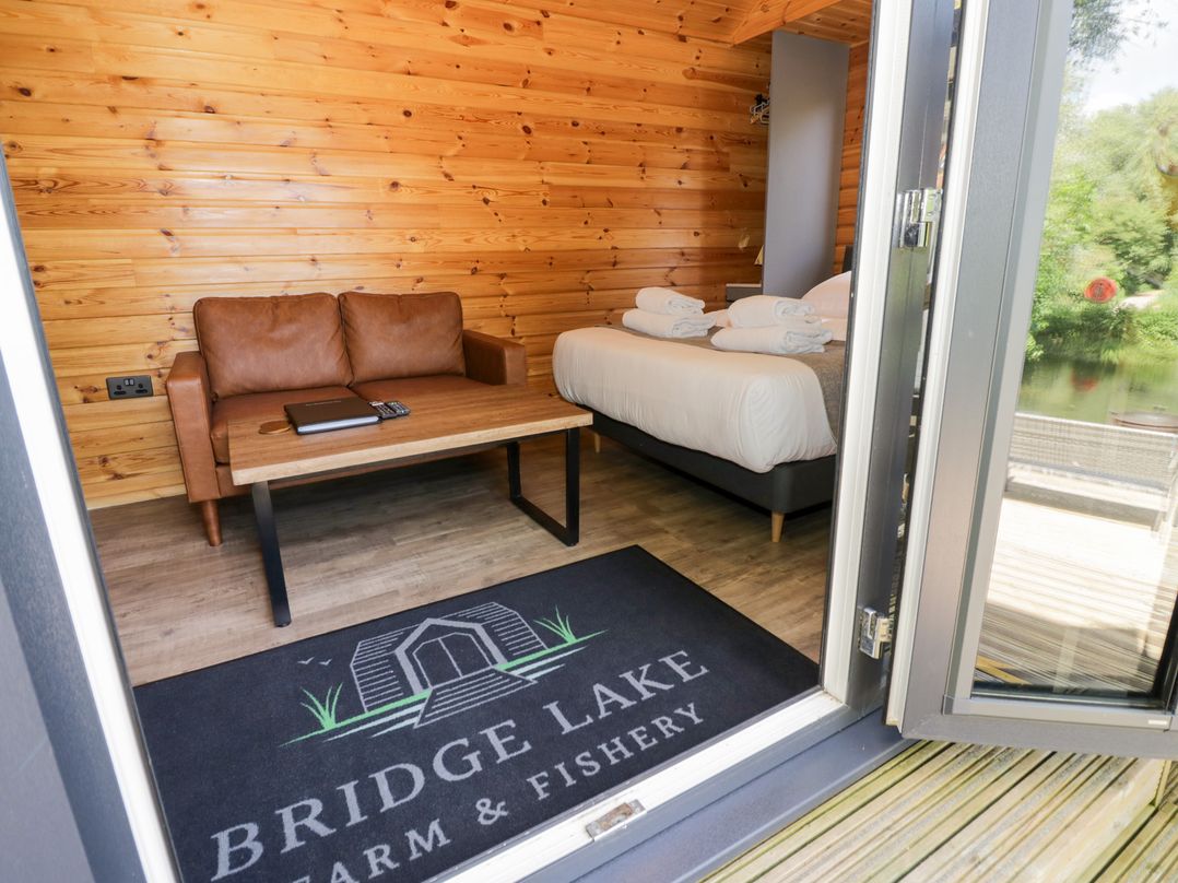 The Shepherds Hut at Bridge Lake Farm & Fishery