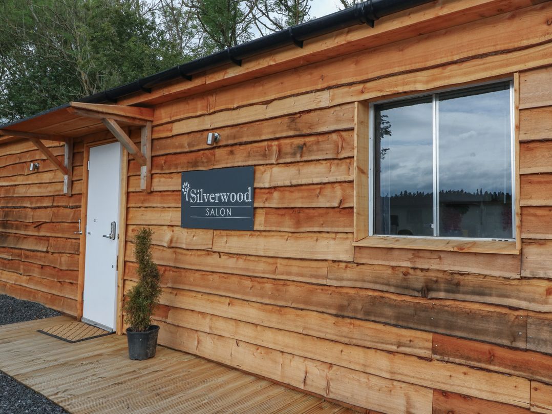 Lodge 10 - The Cedars