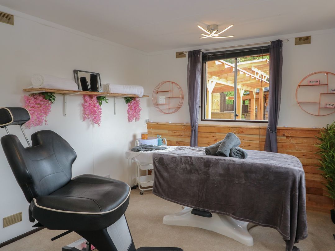 Lodge 10 - The Cedars