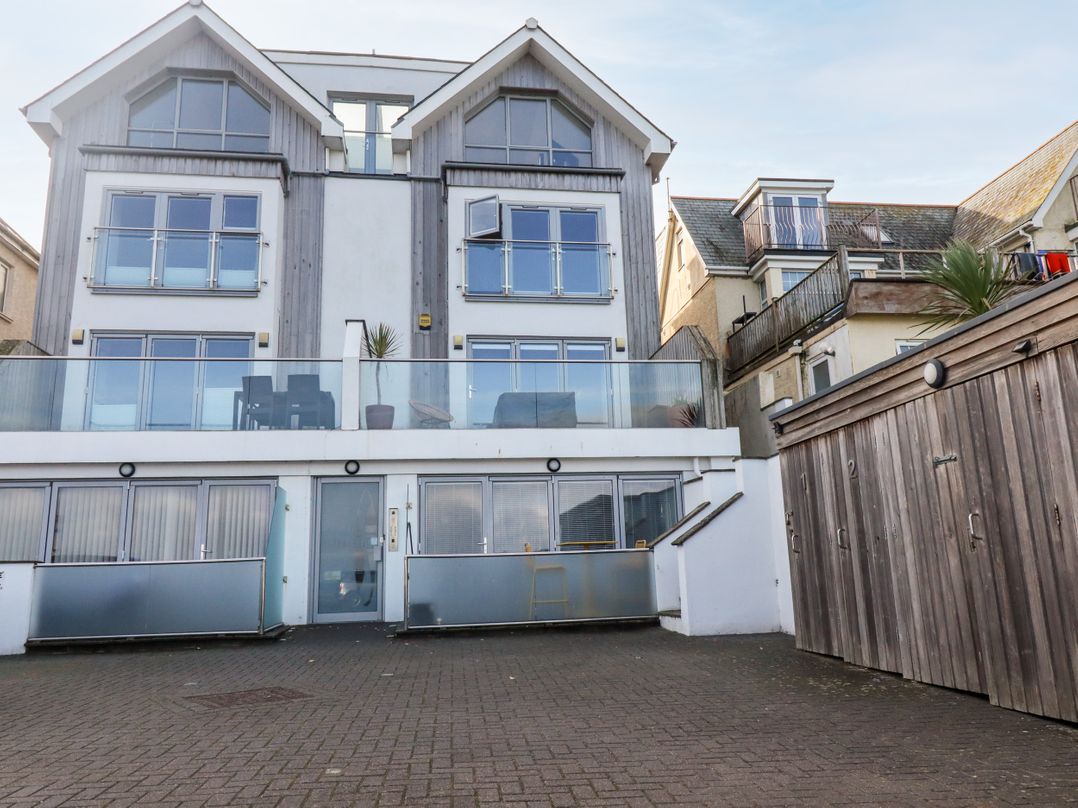 1 Fistral Beach Apartments in Newquay, Cornwall Cottages & Lodges