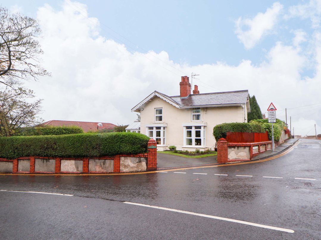 Bryn Offa cottage