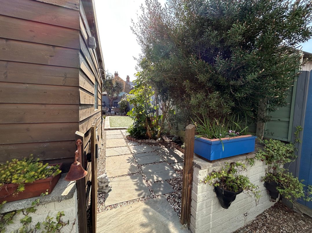 57 Southend Road