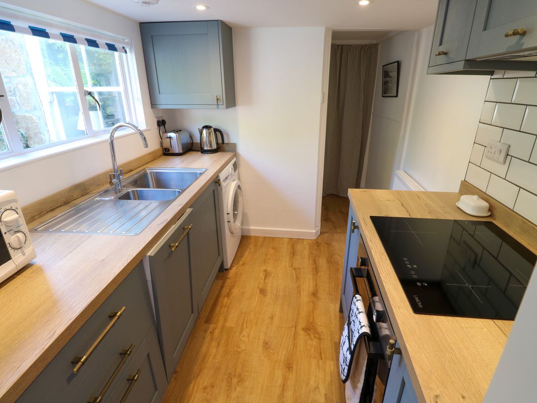 6 Bellair Road