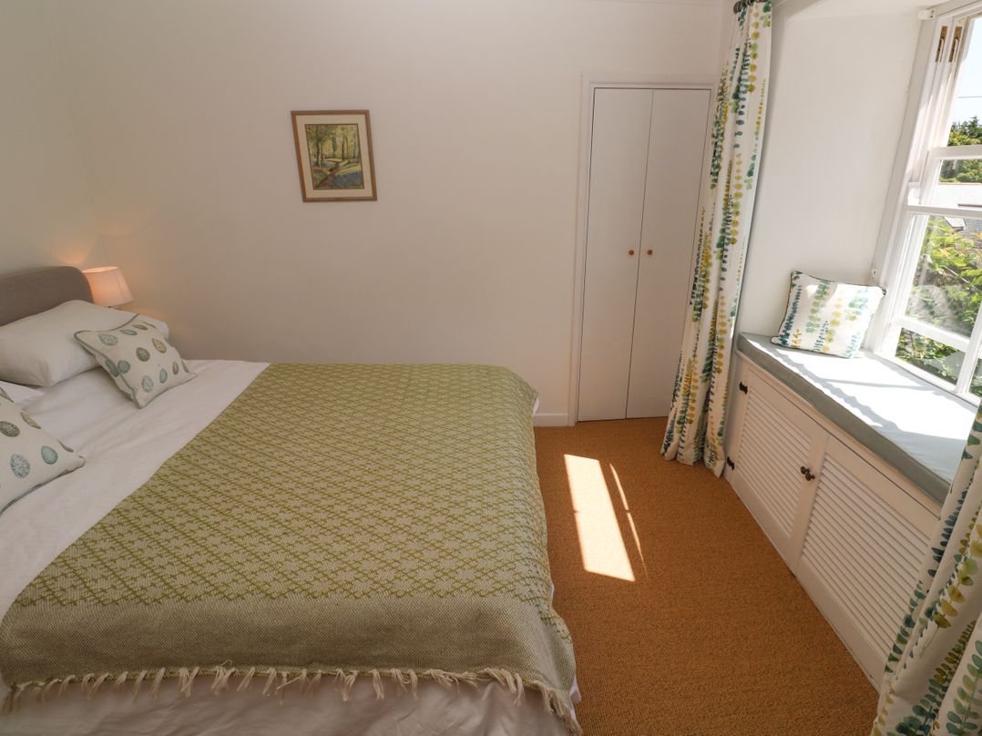 6 Bellair Road