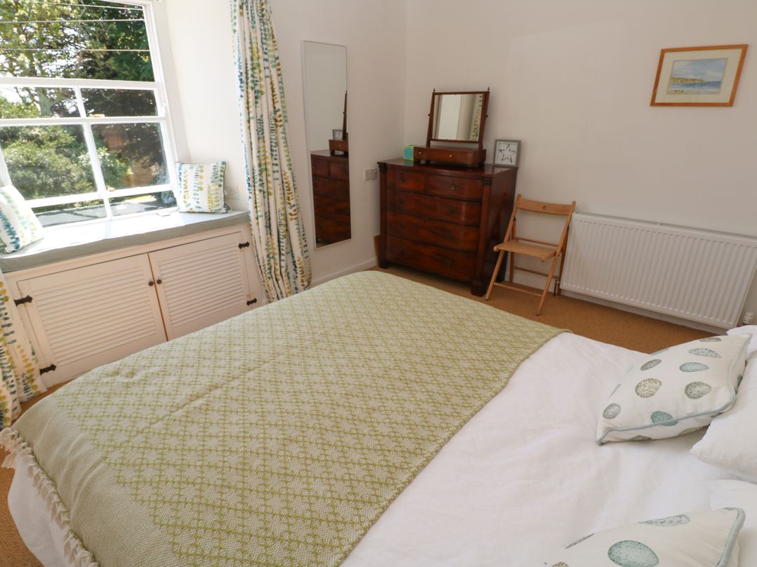 6 Bellair Road