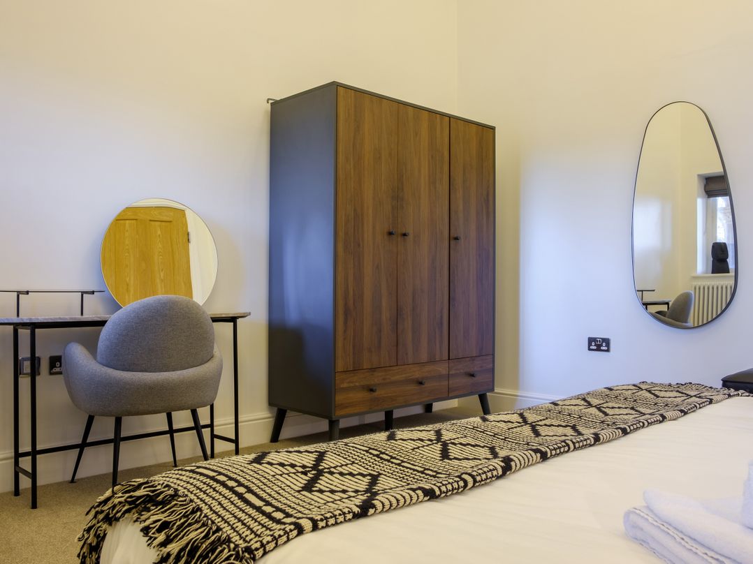 The Margaret Suite Stone Cross Mansion