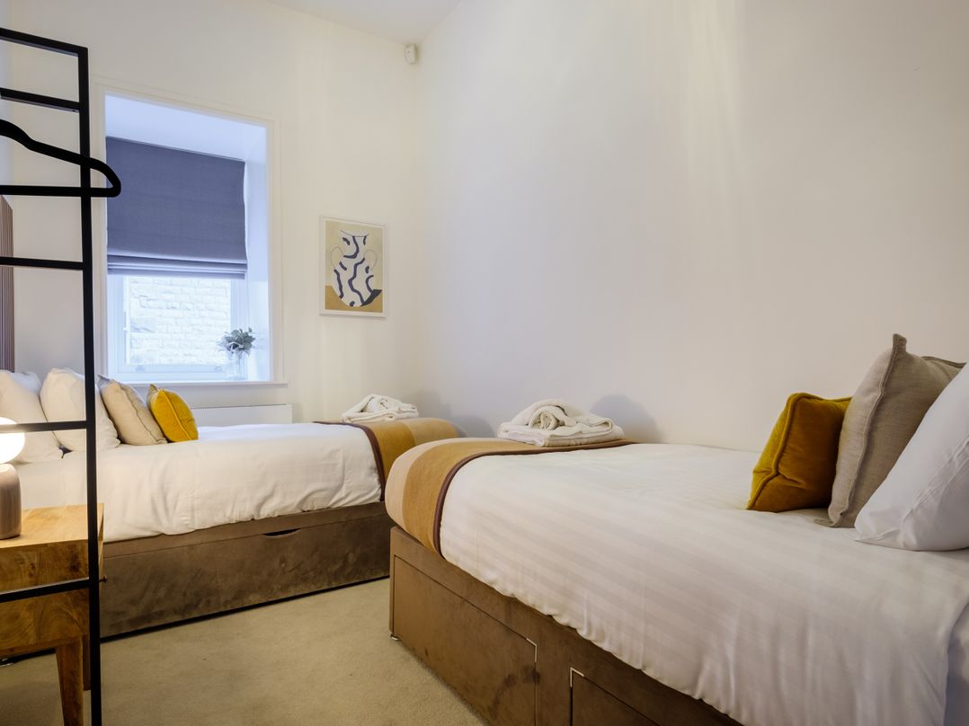 The Theobold Suite Stone Cross Mansion