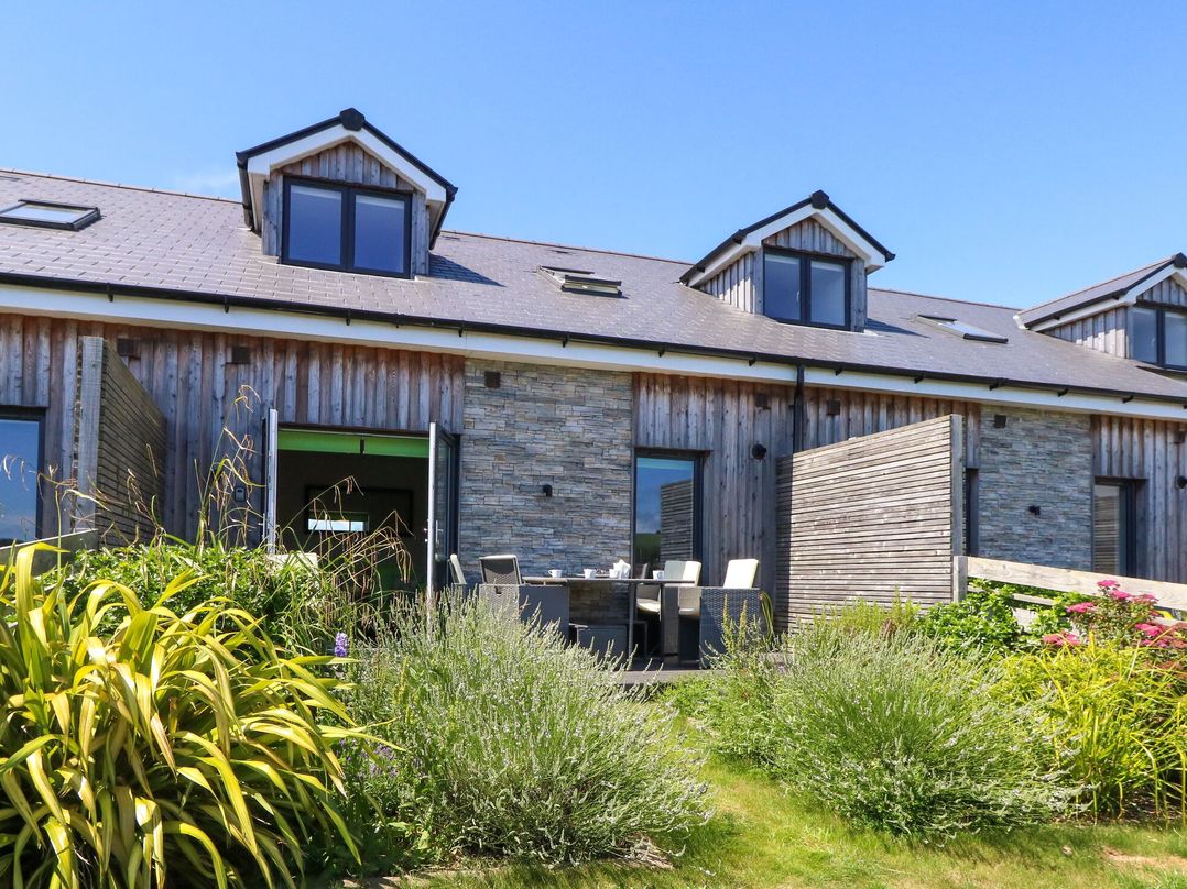 Dog friendly holiday cottage in Weymouth, sleeps 6