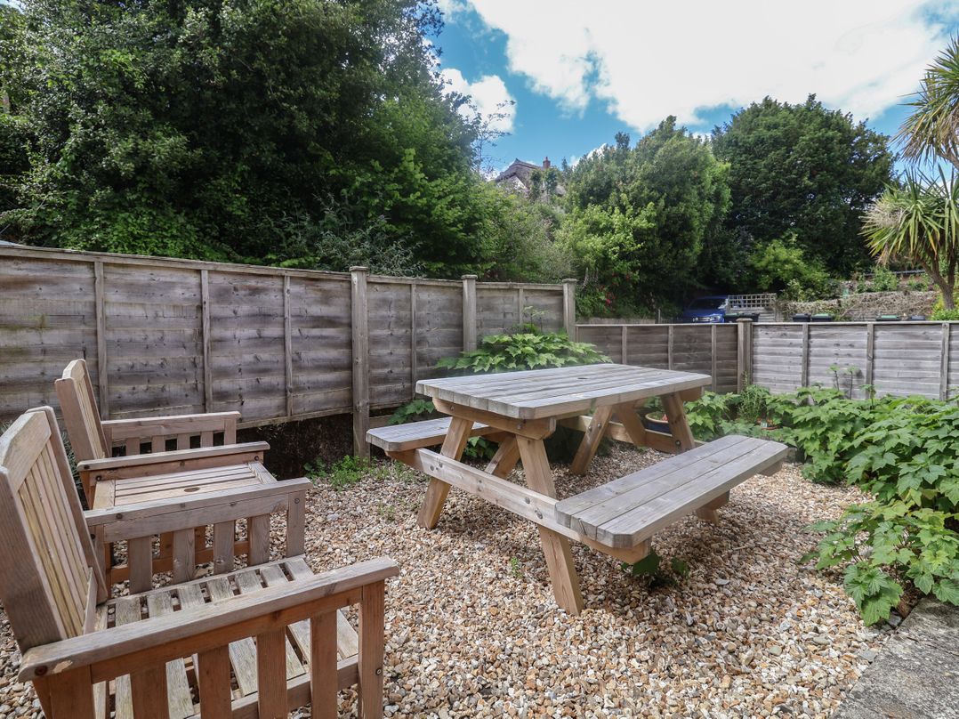 2 Kersbrook Gardens