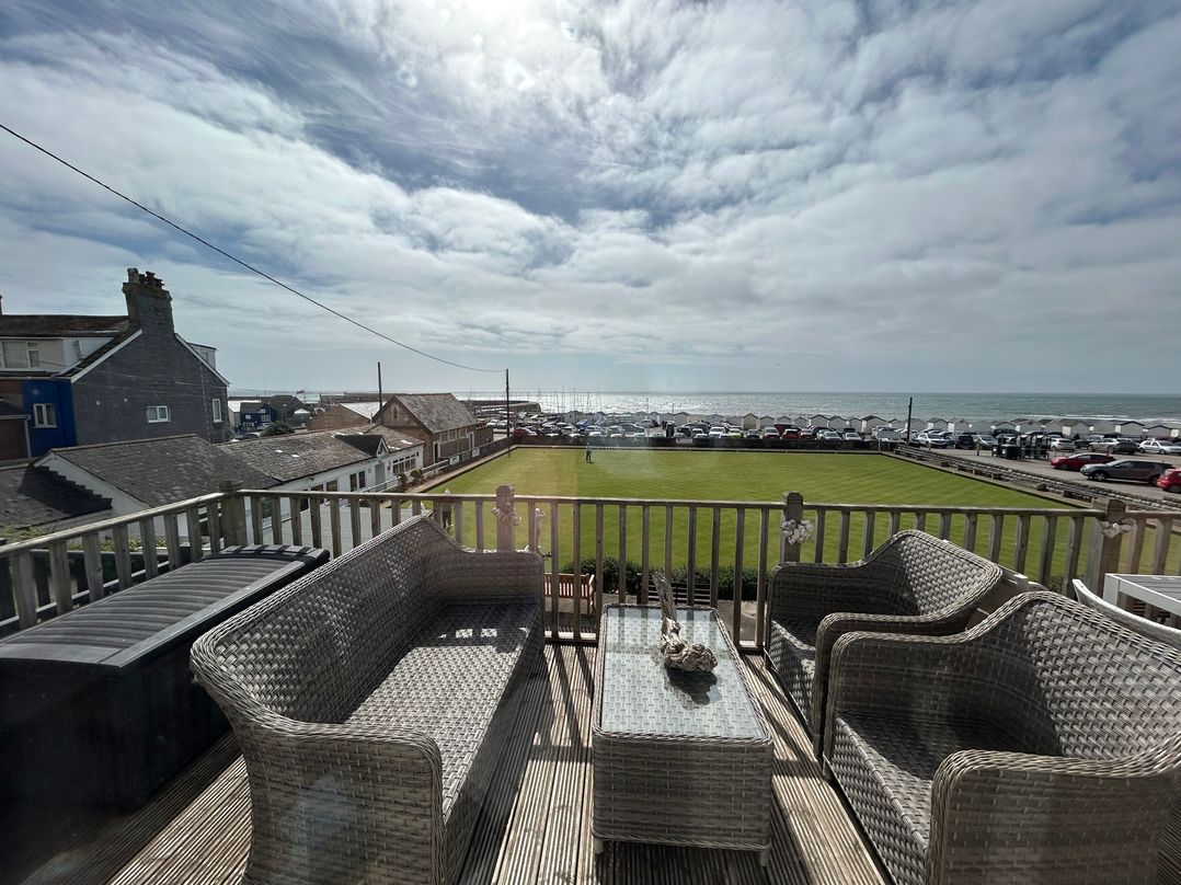 8 Bowling Green Chalets