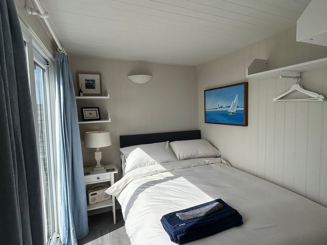 8 Bowling Green Chalets