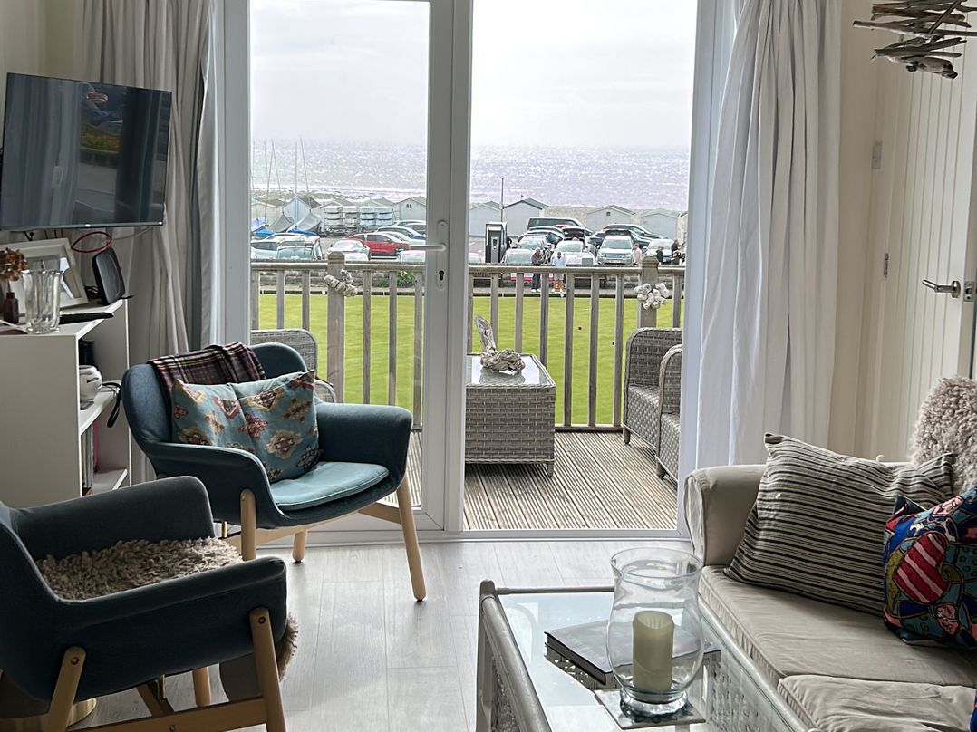 8 Bowling Green Chalets