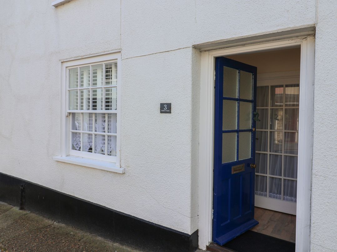 3 Dolphin Cottages