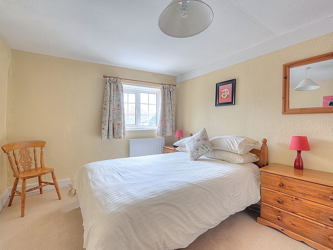 4/5 Georges Square