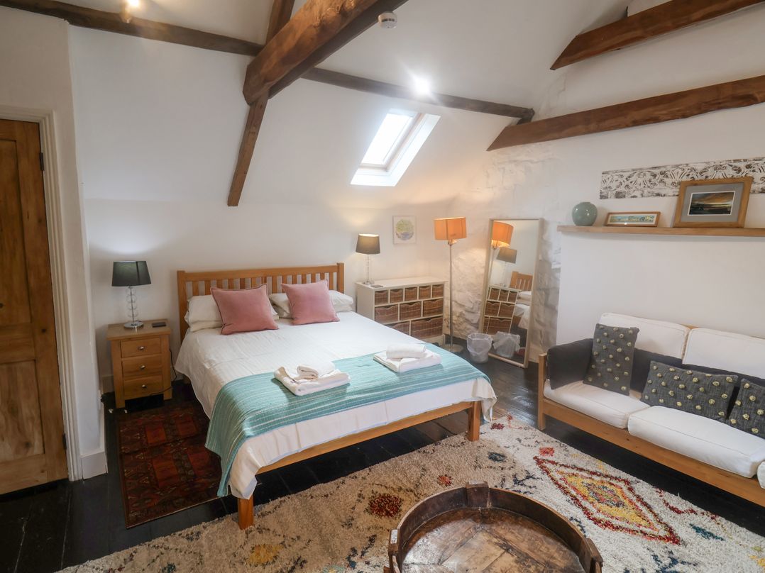 Coombe Street Cottage