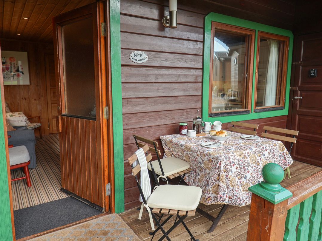 10 Pinewood Retreat