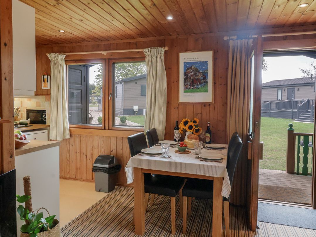 10 Pinewood Retreat