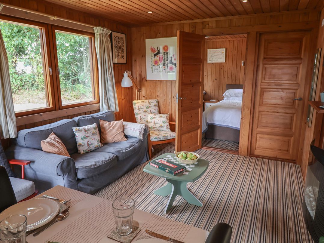 10 Pinewood Retreat