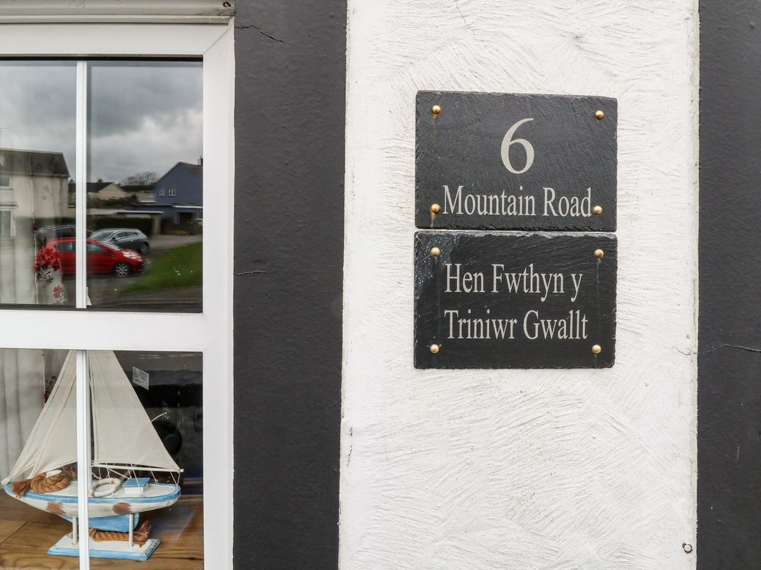 6 Mountain Road