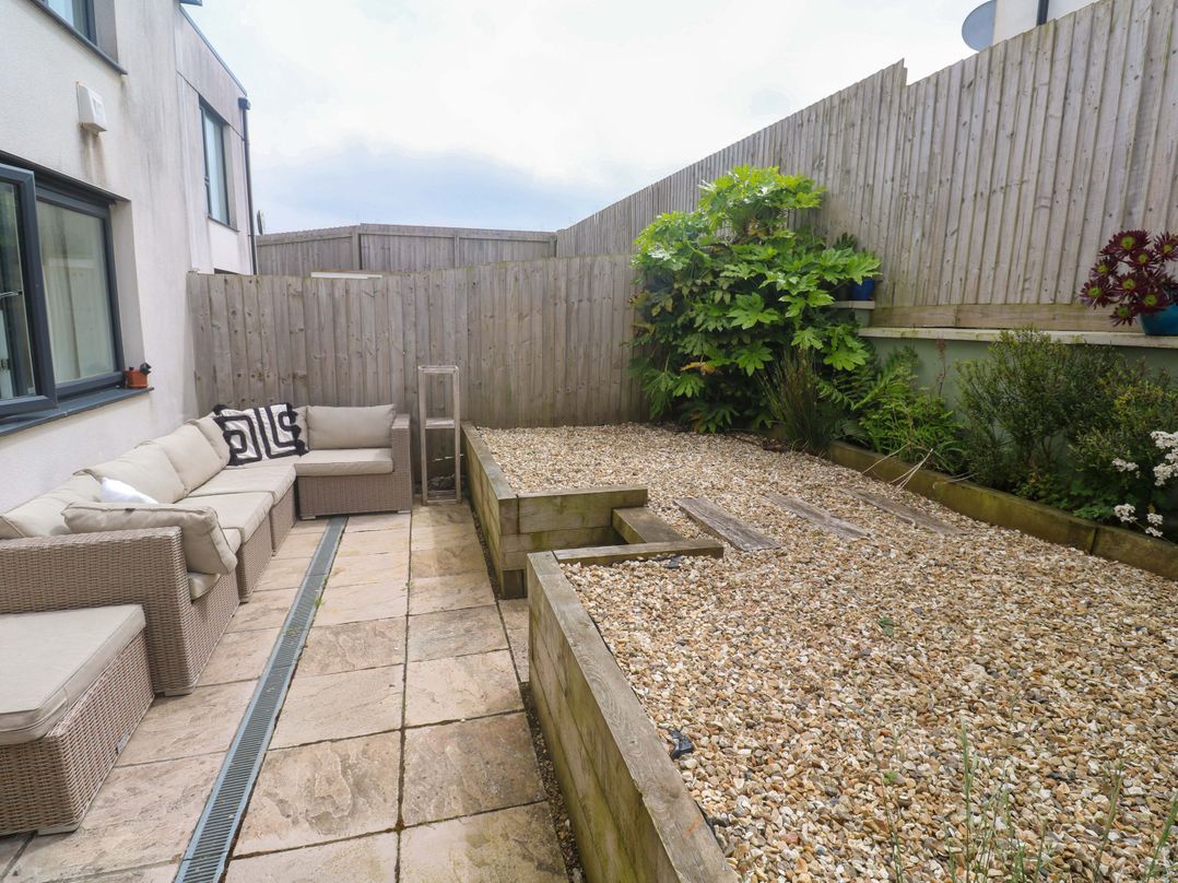 6 Chapel Rock Close