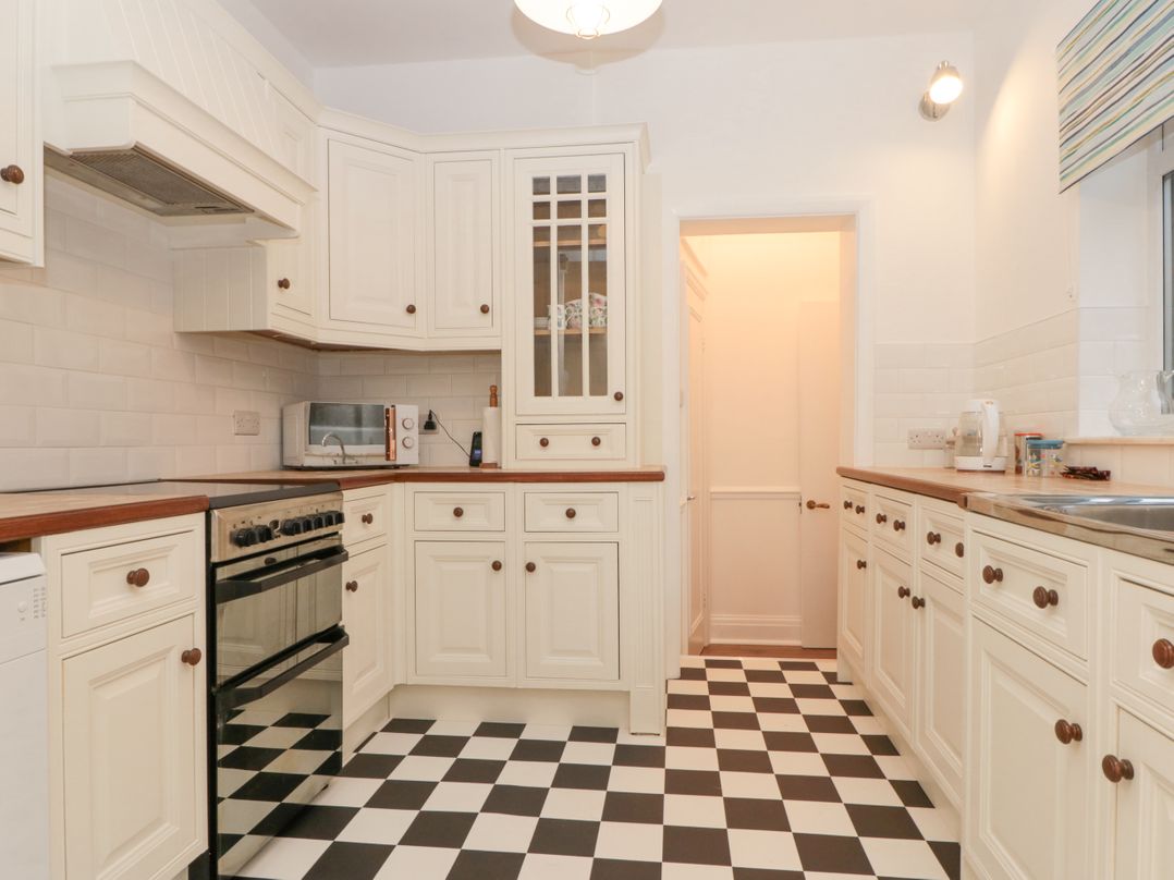 28 Manor Road